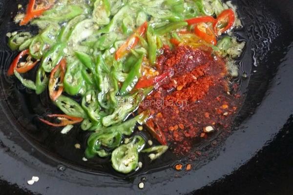 孜然炒饼丝的做法图解3
