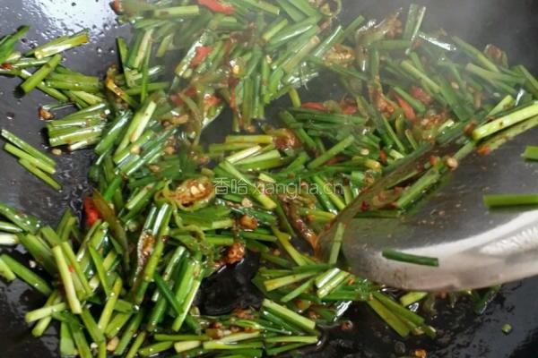 孜然炒饼丝的做法图解5