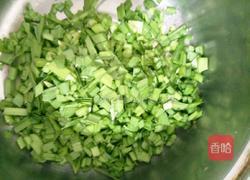 韭菜鸡蛋饼的做法图解1