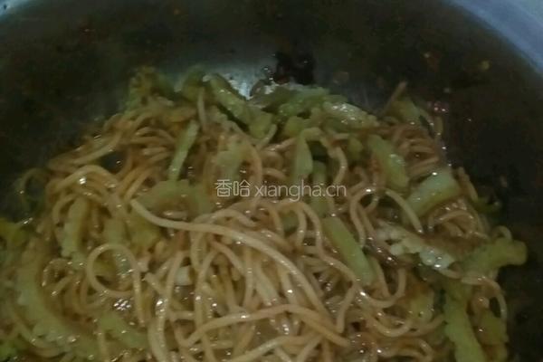 苦瓜凉面的做法图解5