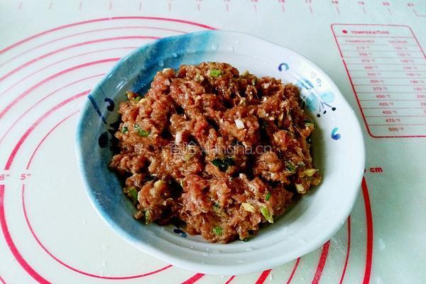 羊肉馅混沌的做法图解1