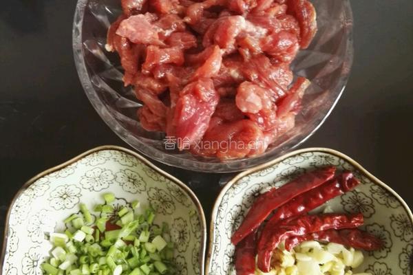 牛肉土豆丝的做法图解1