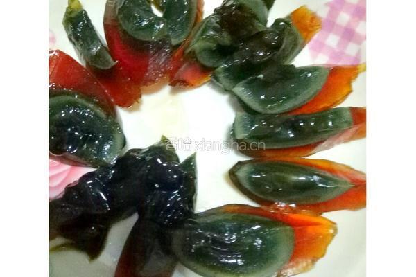 青椒拌皮蛋的做法图解3