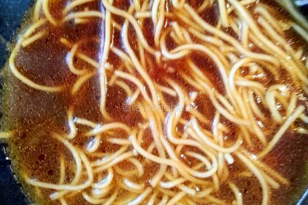 香菇豆角焖面的做法图解11