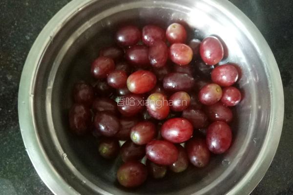  酸奶水果沙拉的做法图解1