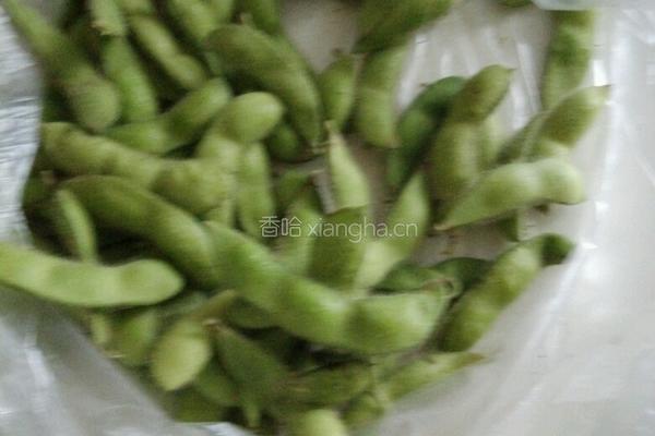 煮毛豆的做法图解1
