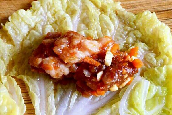 娃娃菜裹肉卷的做法图解6