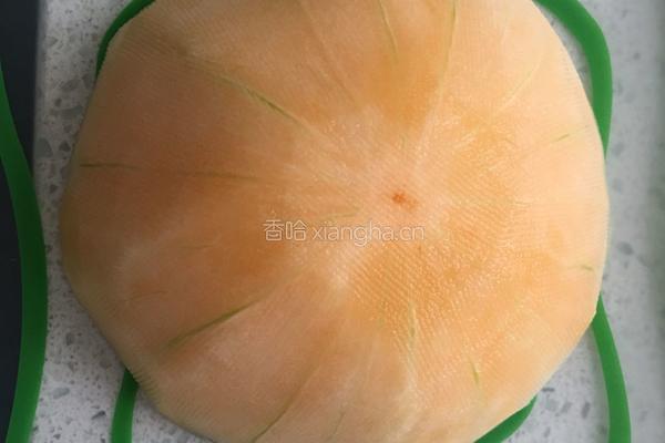 哈密瓜小汽车的做法图解1