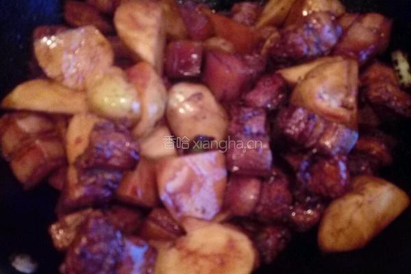 红烧肉炖土豆的做法图解4