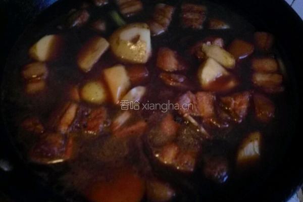 红烧肉炖土豆的做法图解5