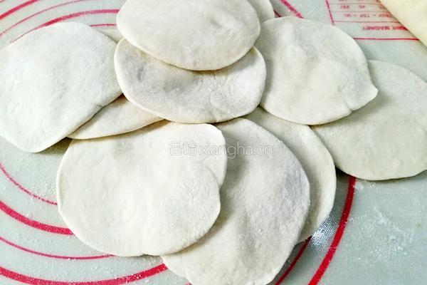 漏油羊肉蒸饺的做法图解6