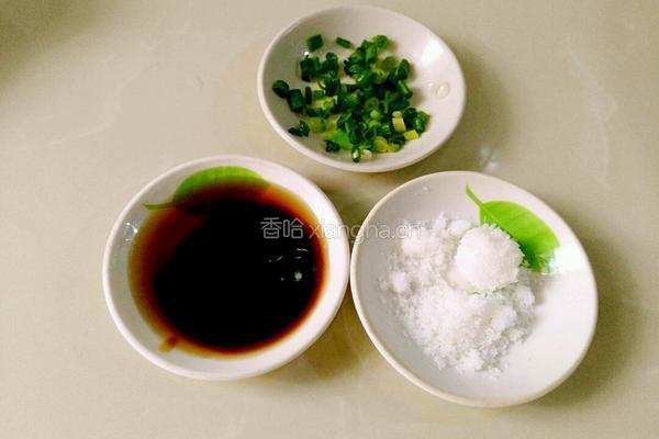 耗油老醋花生米的做法图解2