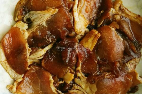 芹菜大肉拌面菜的做法图解2