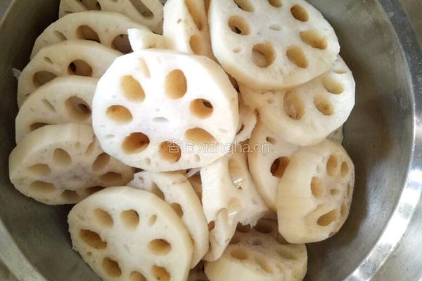 麻香糖醋藕片的做法图解1