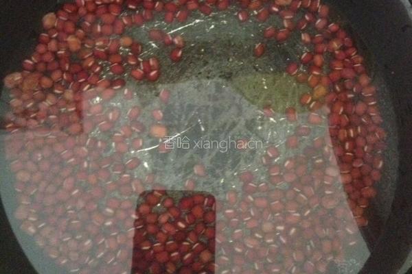红豆芒果炼奶龟苓膏的做法图解2