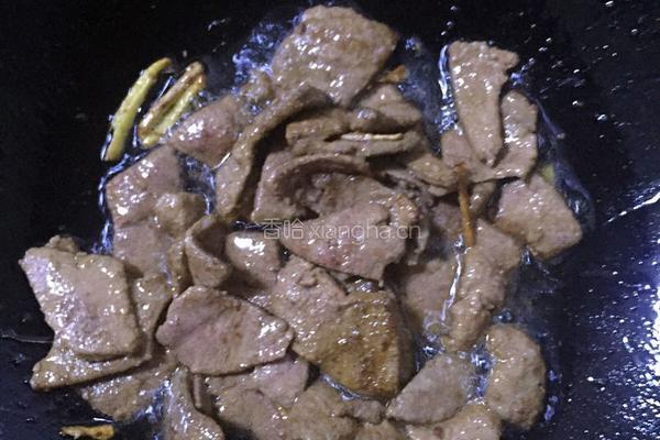 黄瓜炒猪肝的做法图解3