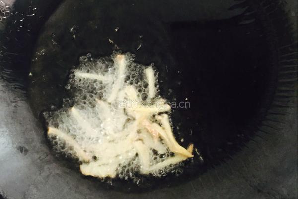 香辣O泡鱿鱼圈的做法图解3