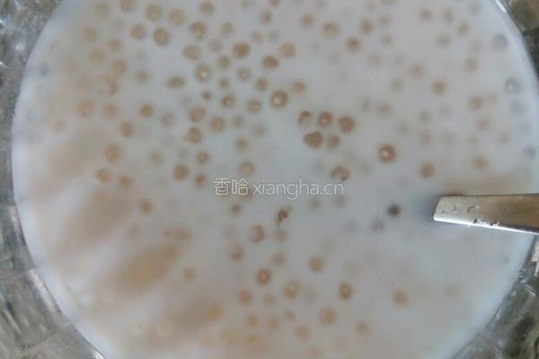 椰汁西米露的做法图解3
