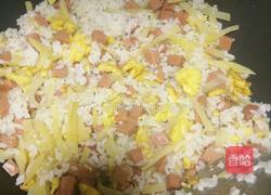 火腿鸡蛋炒饭的做法图解5