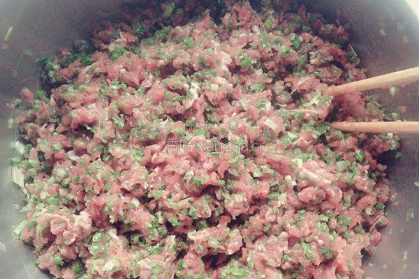 驴肉蒸饺的做法图解3