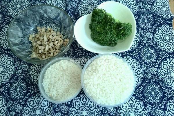 西兰花瘦肉粥（砂锅）的做法图解1