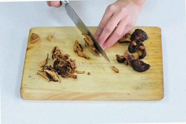 香菇油饭的做法图解1