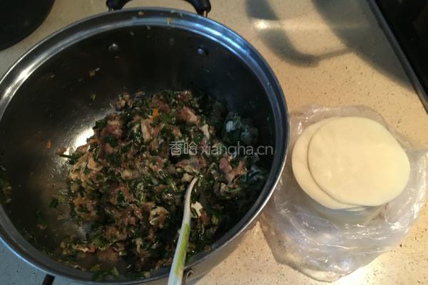 玫瑰饺子的做法图解1