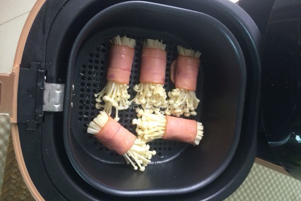 培根金针菇卷的做法图解3
