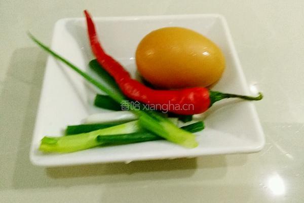 红辣椒拌茄子的做法图解2