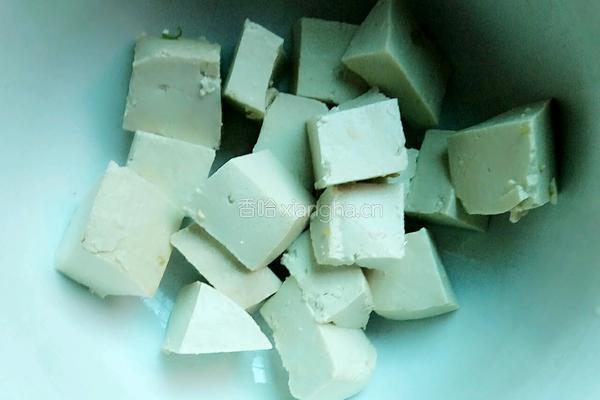 白菜豆腐汤的做法图解1