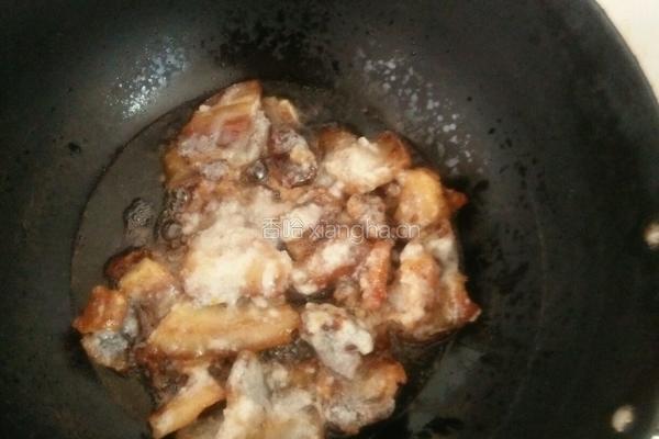 腌肉土豆炖南瓜的做法图解1