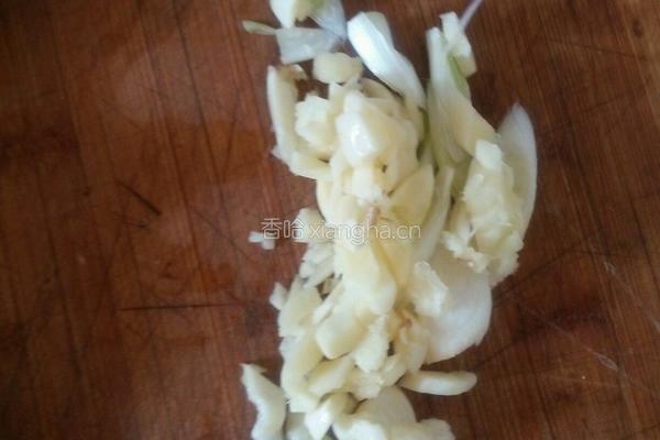 腌肉土豆炖南瓜的做法图解2