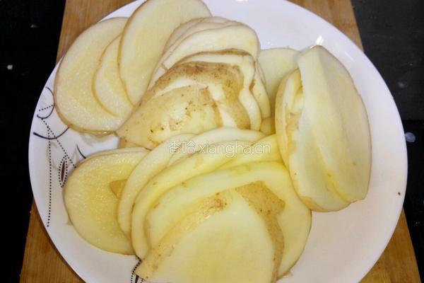 酸腌菜土豆片汤 （攀西特色）的做法图解1