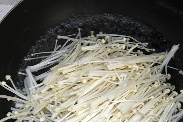 凉拌金针菇的做法图解2
