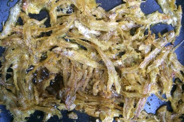 香酥凤尾鱼干的做法图解5