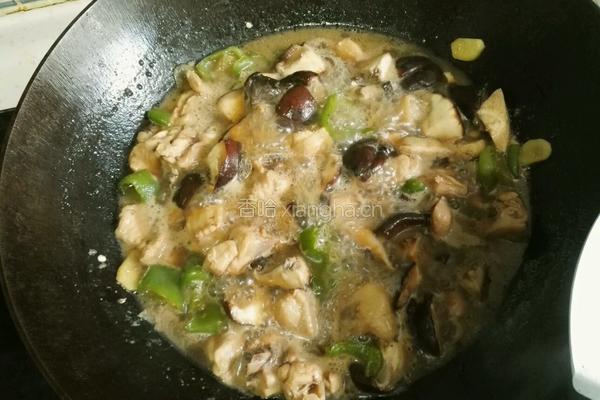 香菇炒鸡的做法图解4