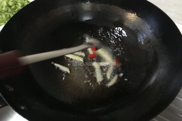 炝藕片的做法图解2