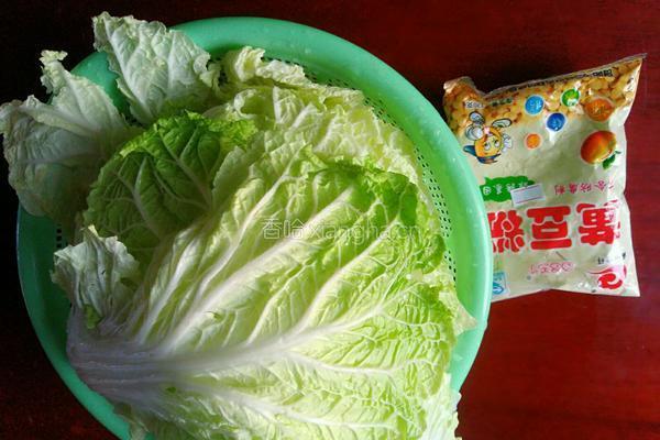 豆粉煮白菜的做法图解1