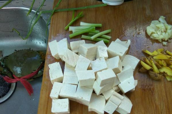 青蟹豆腐汤的做法图解1