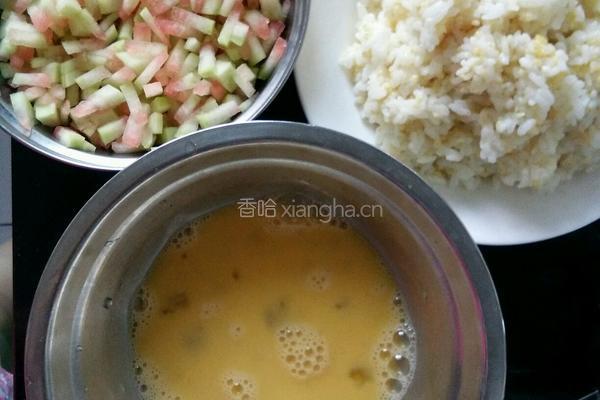 翠衣炒饭的做法图解1