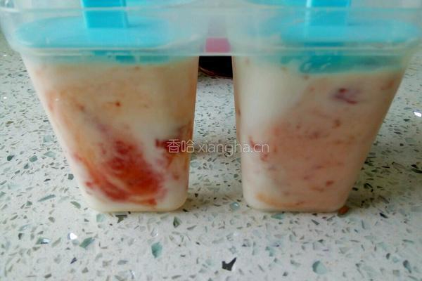 酸奶草莓酱冰棍的做法图解4