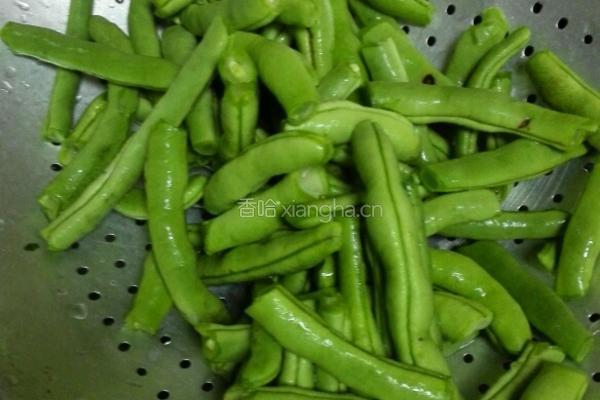 筋豆小瓜面块的做法图解1