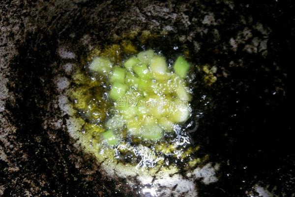 红椒丝瓜炒鸡蛋的做法图解8