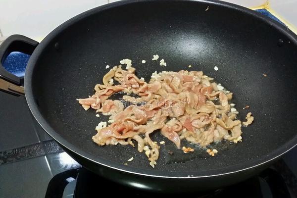 肉絲炒大豆芽菜的做法图解2