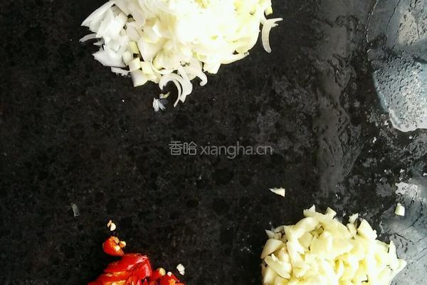 皮蛋豆腐的做法图解2