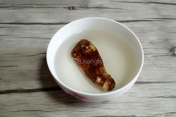 天麻乳鸽汤的做法图解1