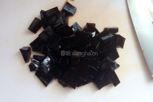 龟苓膏水果杯的做法图解3