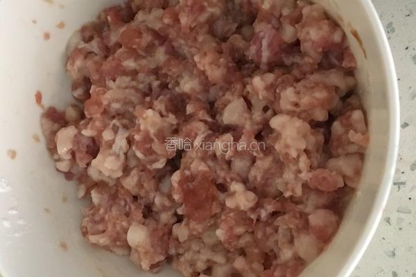 胡萝卜韭菜肉饺儿童水饺的做法图解1