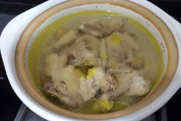 冬瓜菌菇老母鸡汤的做法图解3