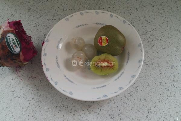 冰糖水果的做法图解1